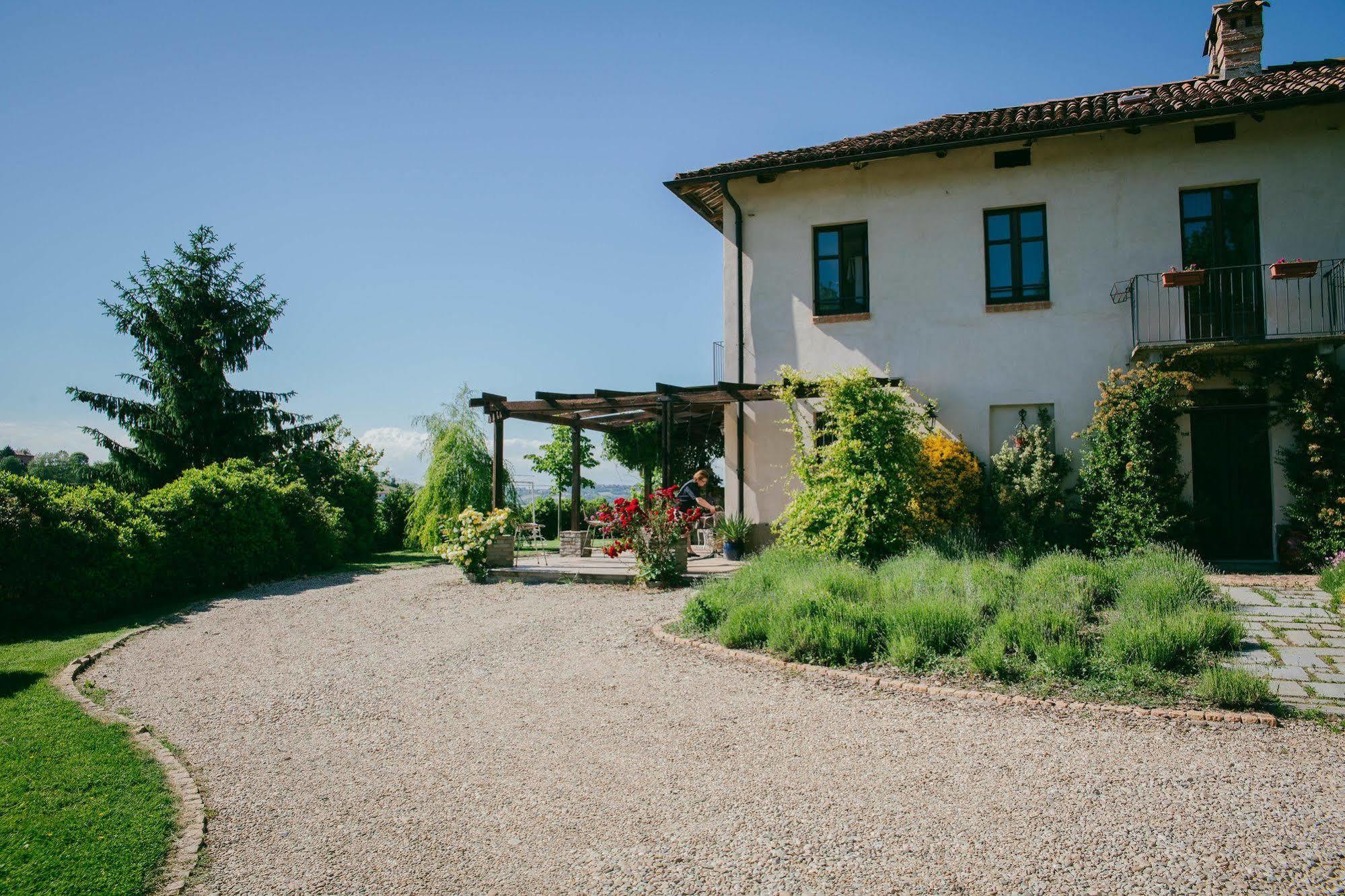 I Grilli Bed & Breakfast Castagnole delle Lanze Exterior photo